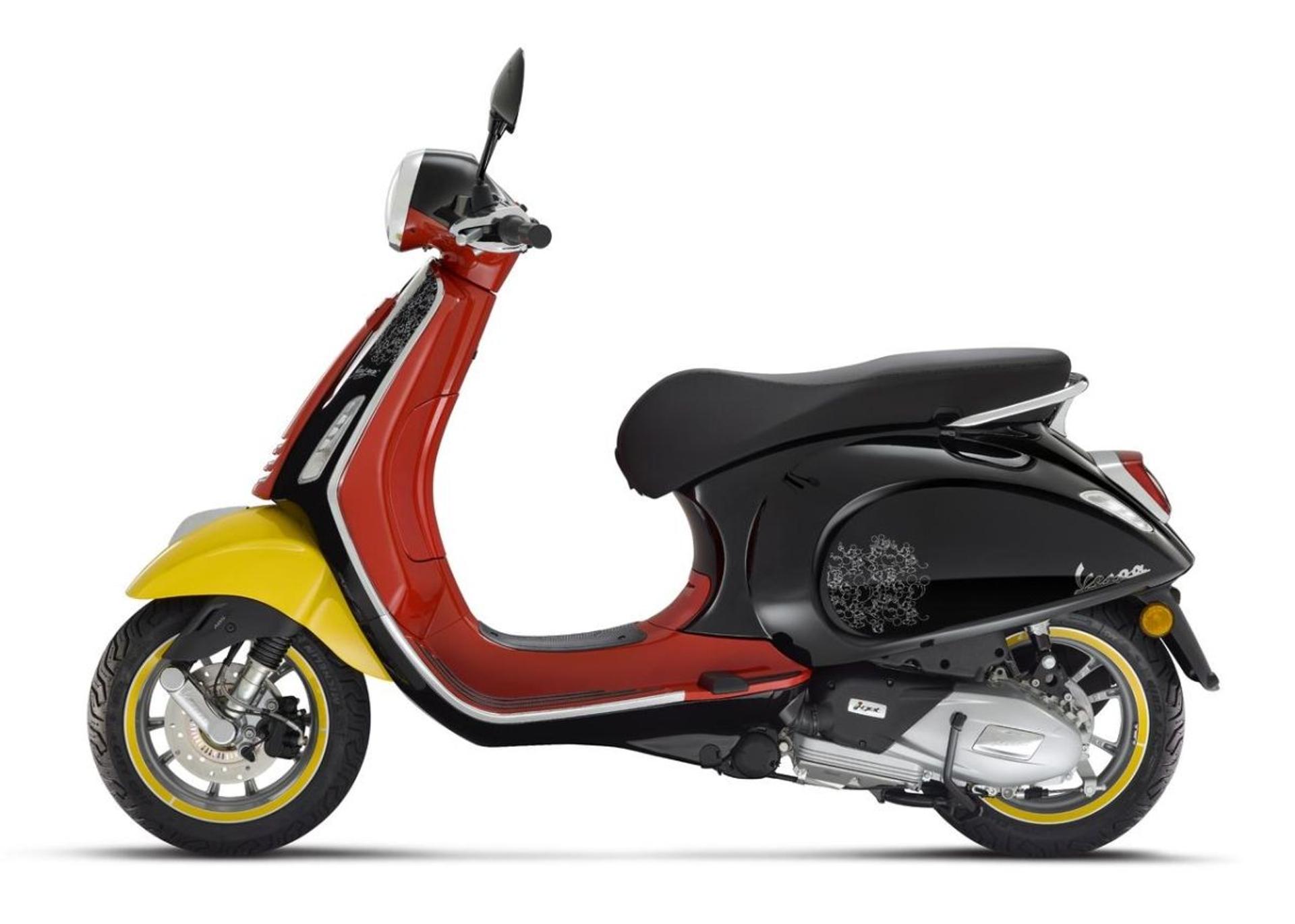 vespa-primavera-mickey-mouse-e-4885-4625-1687451372.jpg