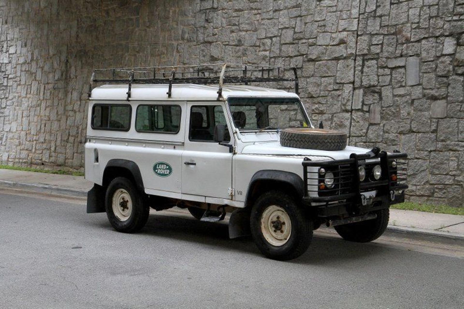 1992-land-rover-defender-110.jpeg