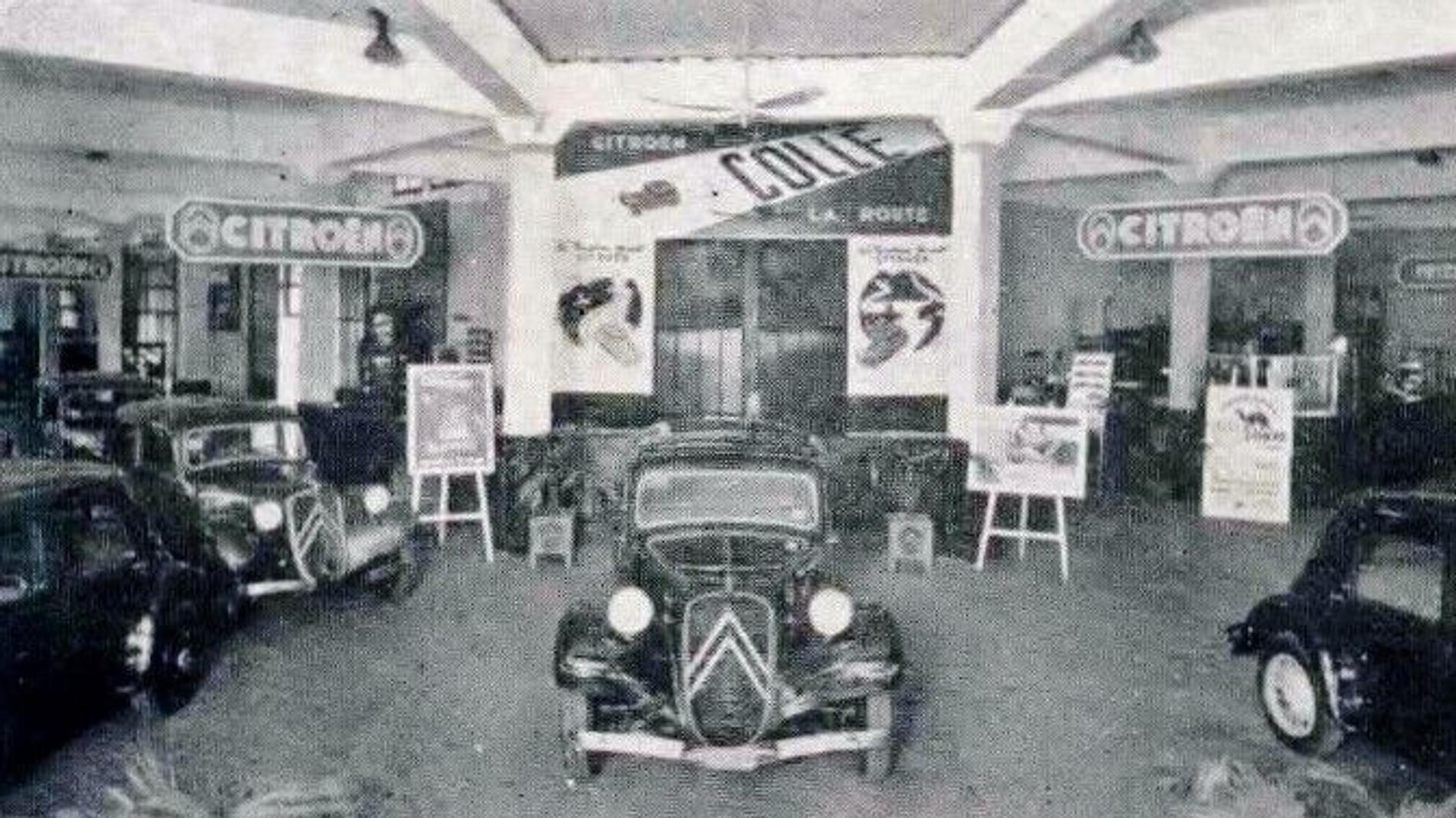 Xe Citroen được trưng bày tại Garage Aviat ở Hànội năm 1952.jpeg