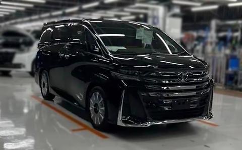 Toyota Alphard 2024 xuất hiện thực tế