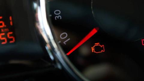 Xử lý khi gặp lỗi đèn cá vàng, check engine