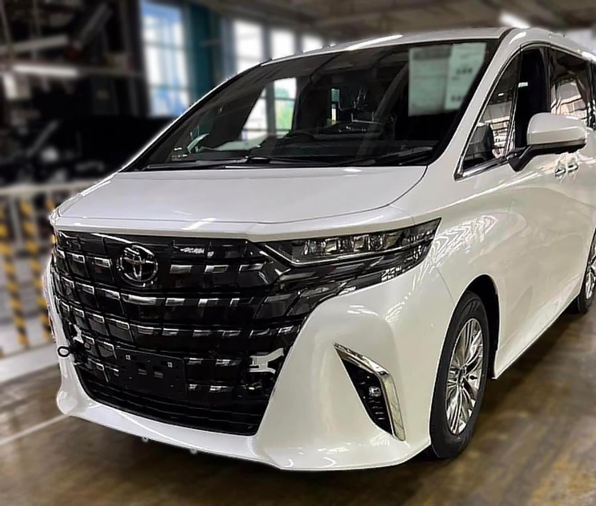 2023-toyota-alphard-4th-ngoai-that-1.jpeg