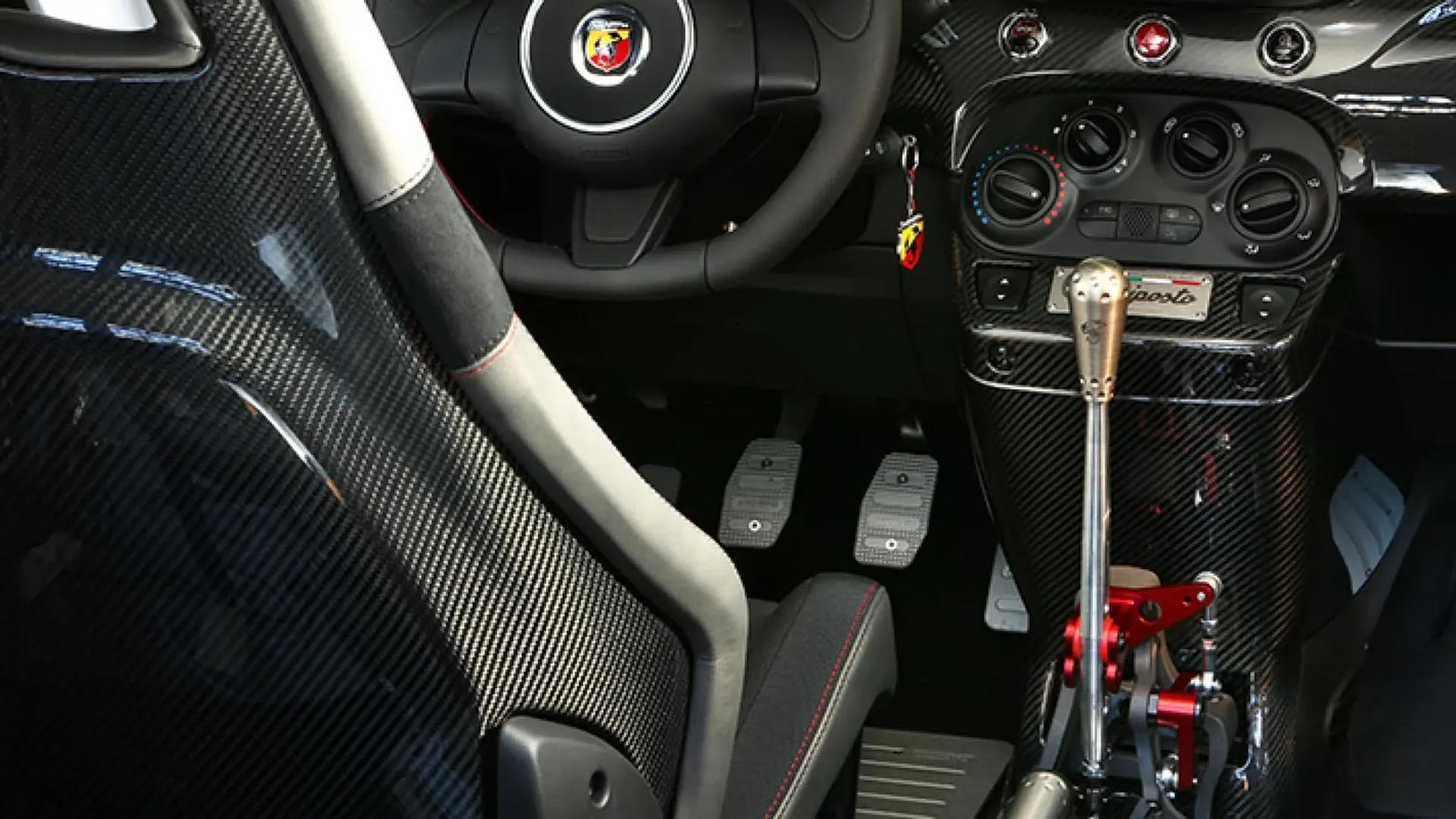 Abarth 695.webp