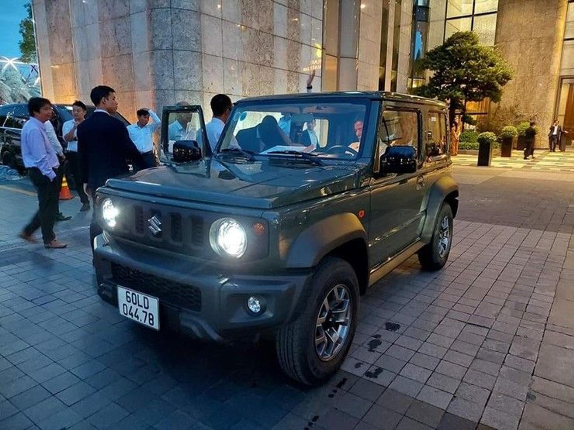 Suzuki-Jimny-landmark81.jpeg