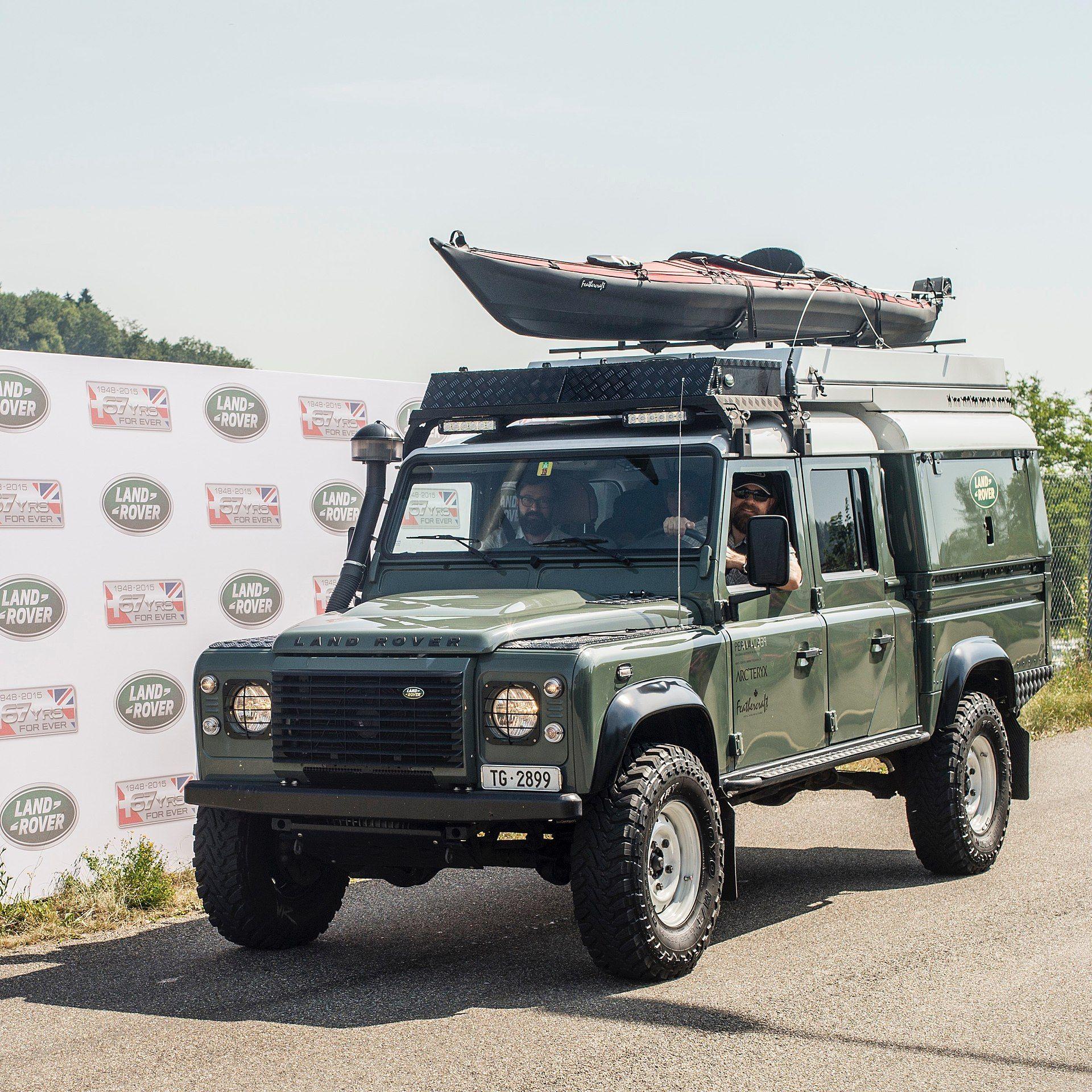 Land_Rover_Defender_130