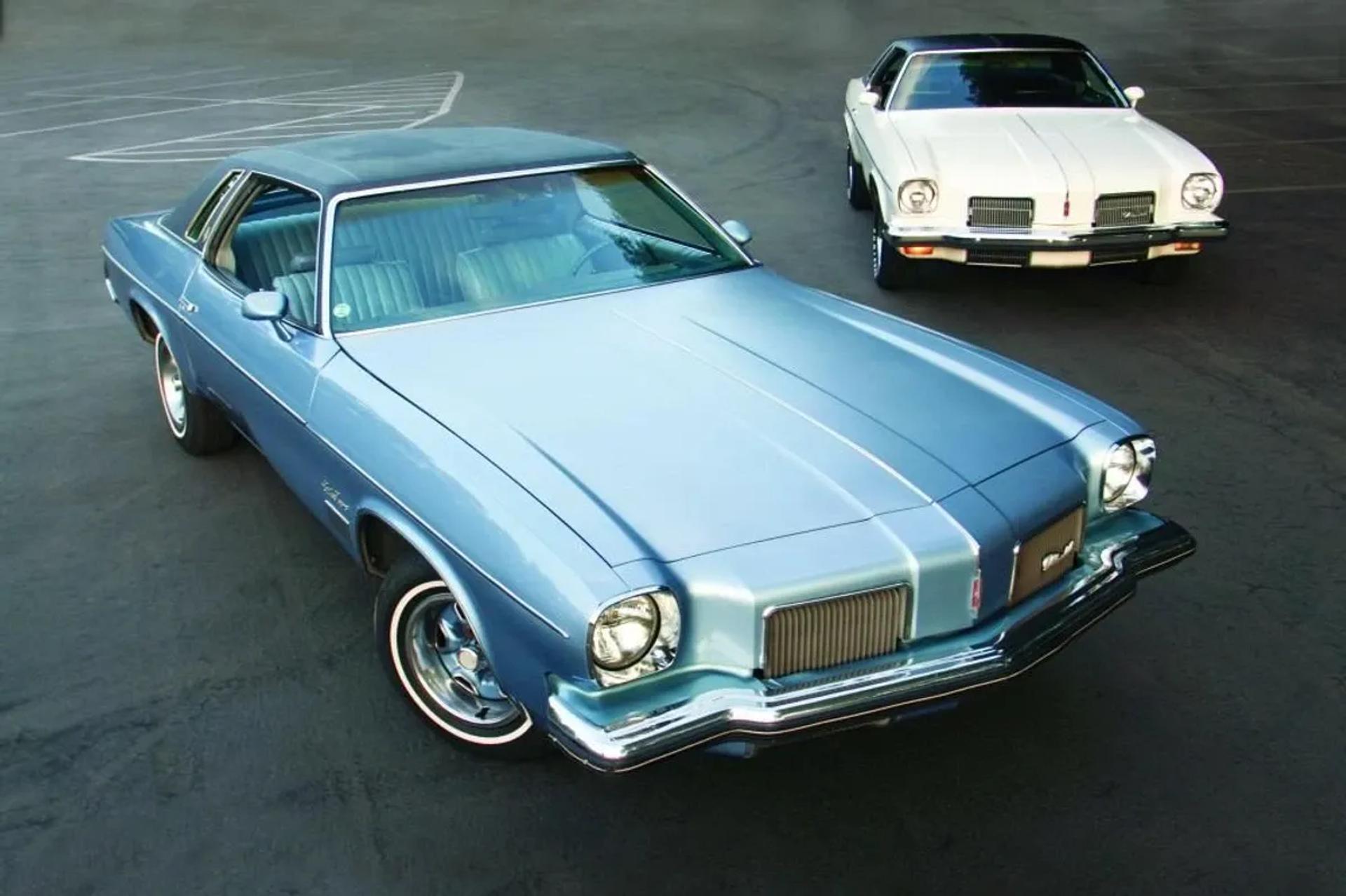  Cutlass Supreme coupe.webp